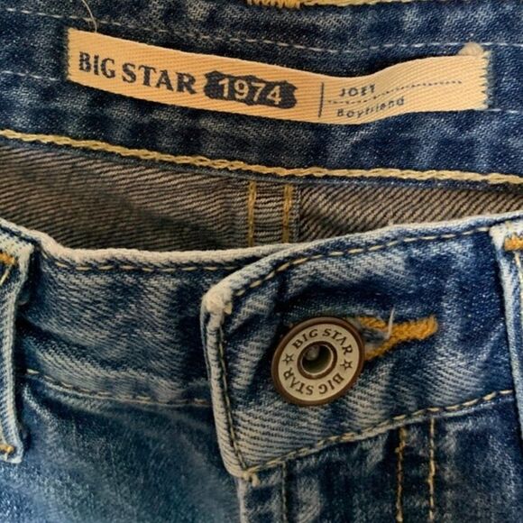 Big Star Joey Boyfriend Distressed Denim Short - Picture 2 of 6